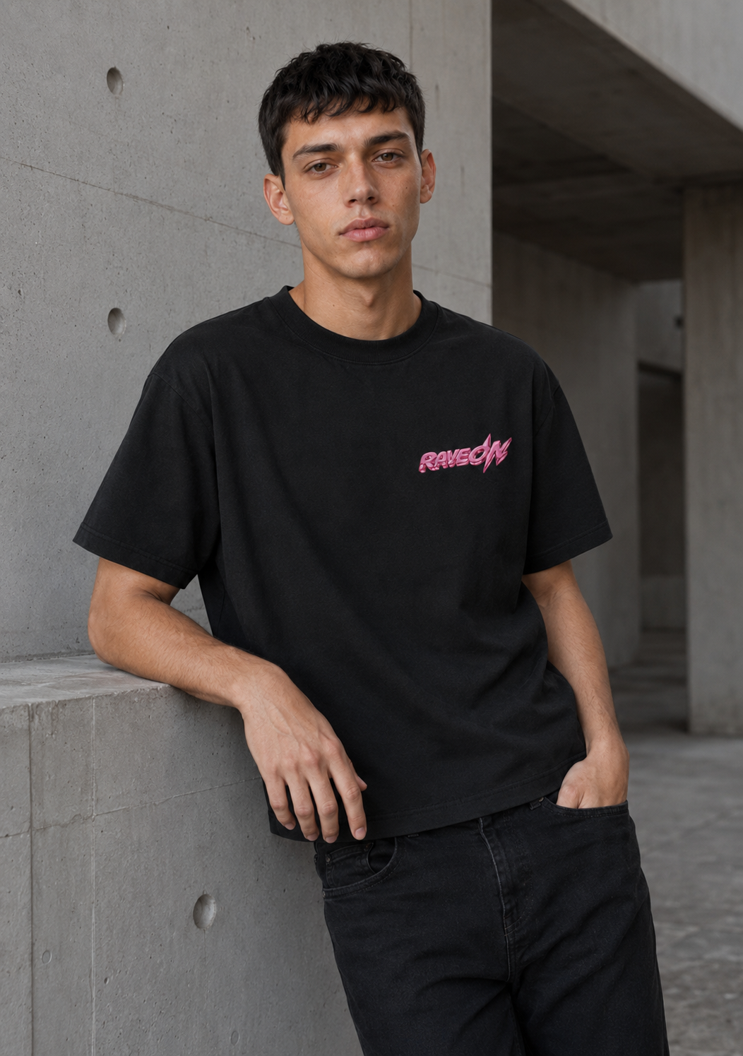 RaveOn Boxy Fit Bolun Siyah Tişört