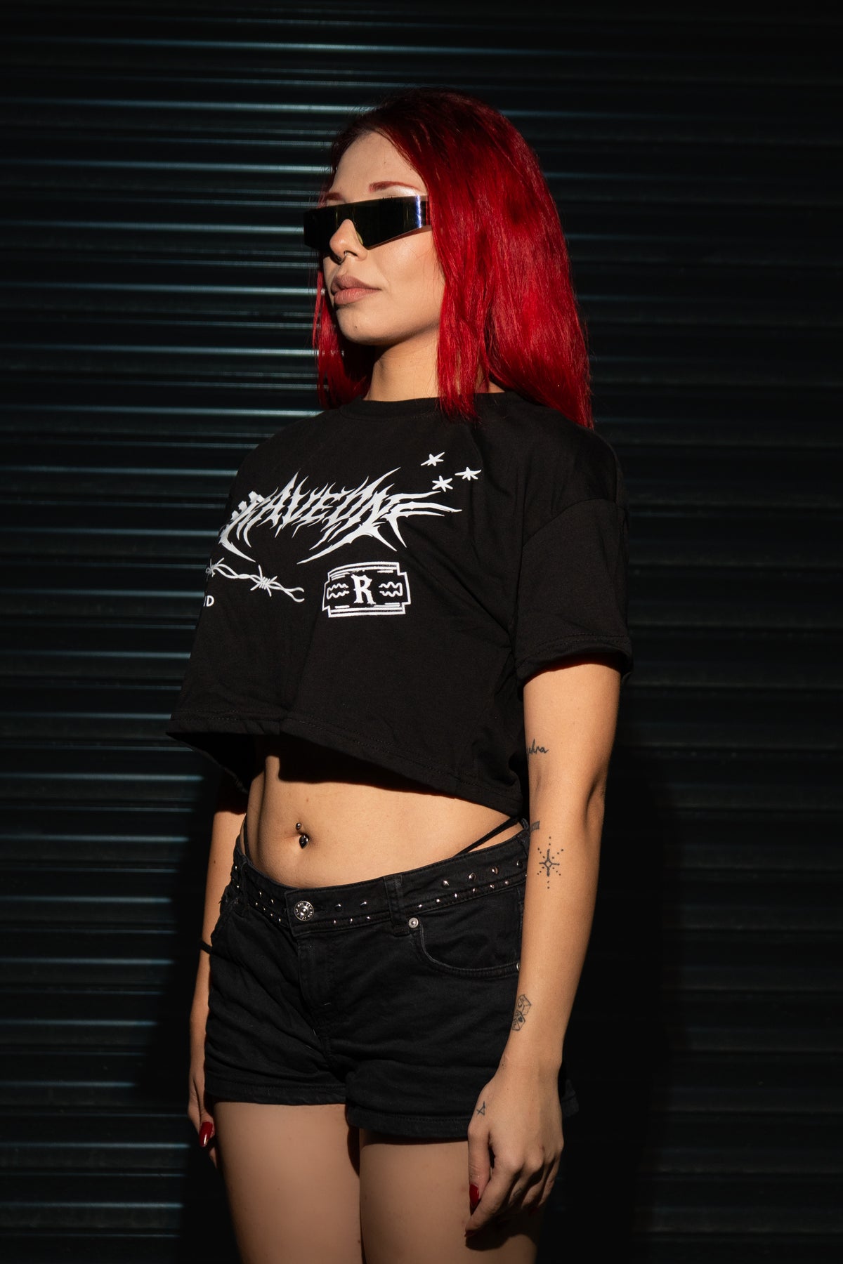RaveOn Crop Top Pela Siyah Tişört